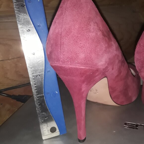 Joan & David Daerina SZ 7 M Raspberry Pink Red Suede 4" Heel Almond Toe Pumps - Picture 4 of 9